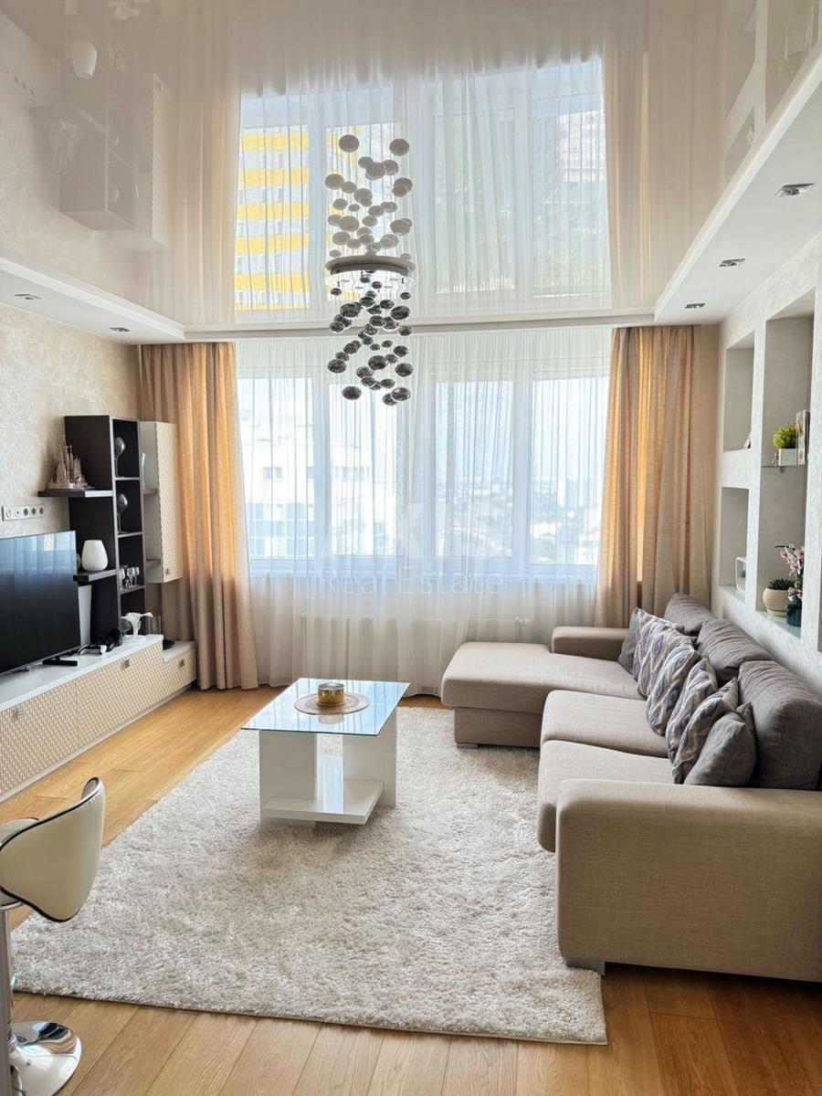 2k apartment vul. Chervonopil's'ka 2Г