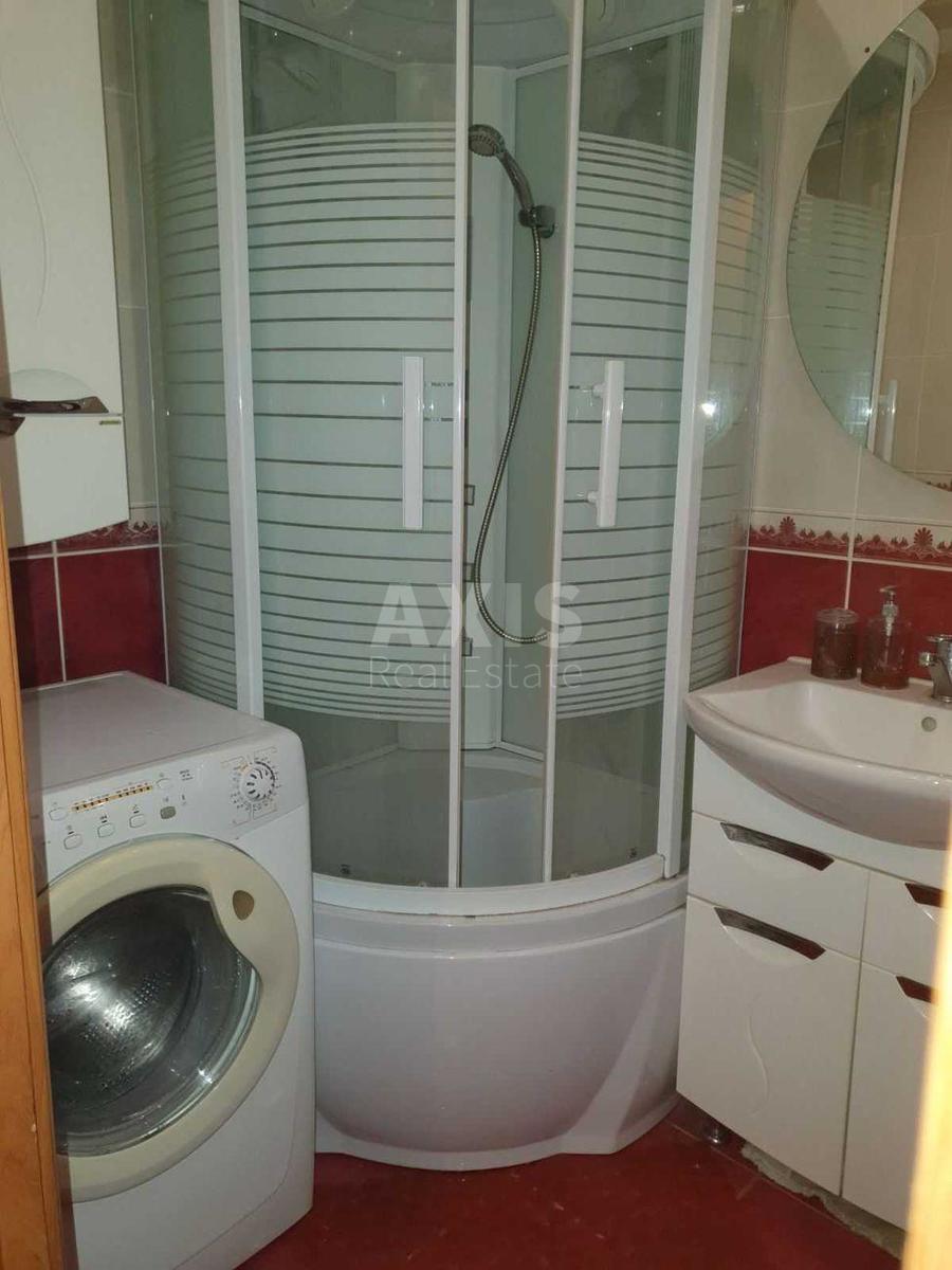 1k apartment vul. Baggovutivs'ka 1А4