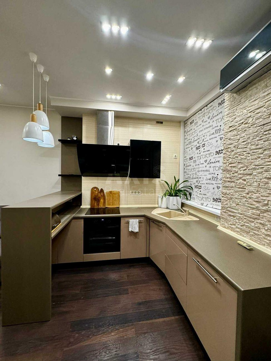 1k apartment vul. Pushkins'ka 24Б