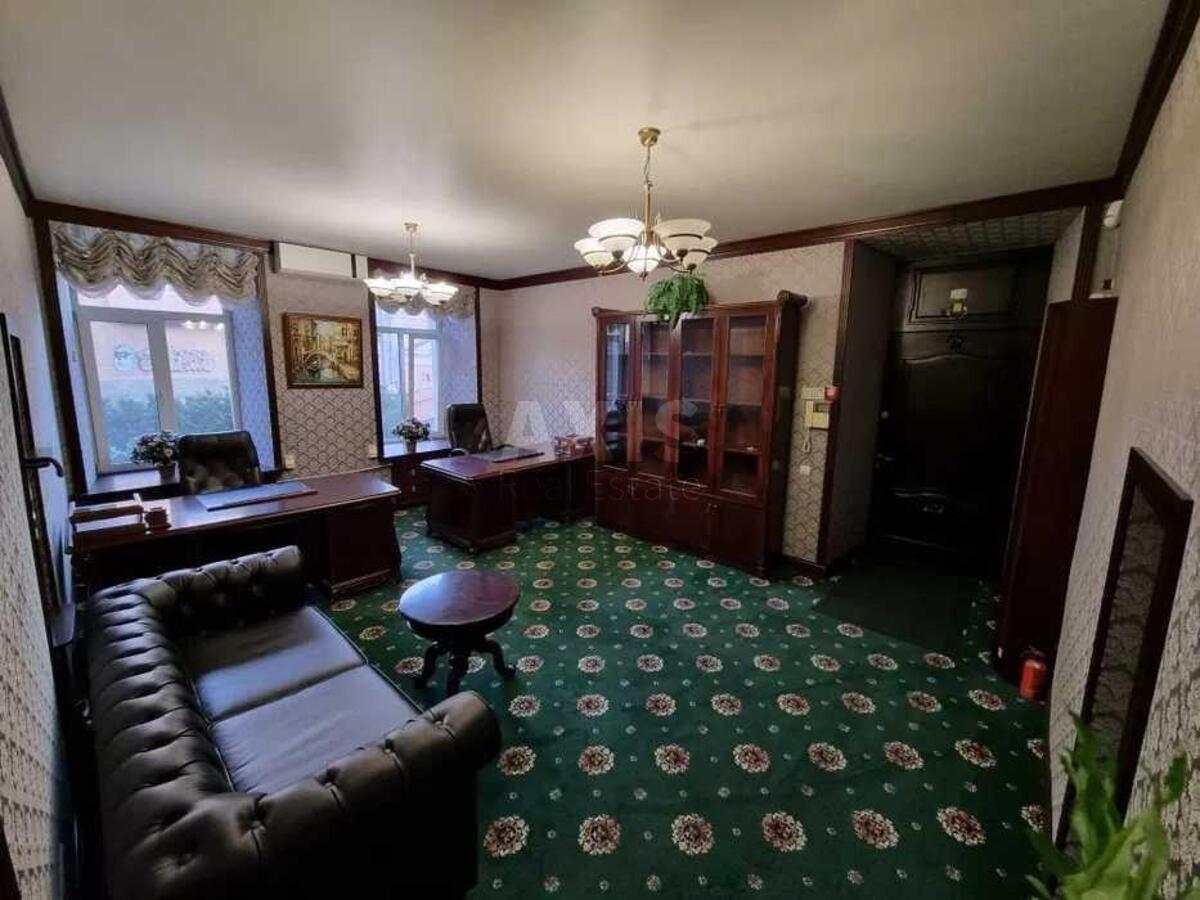 Office vul. Volodymyrs'ka 43А, 50m20