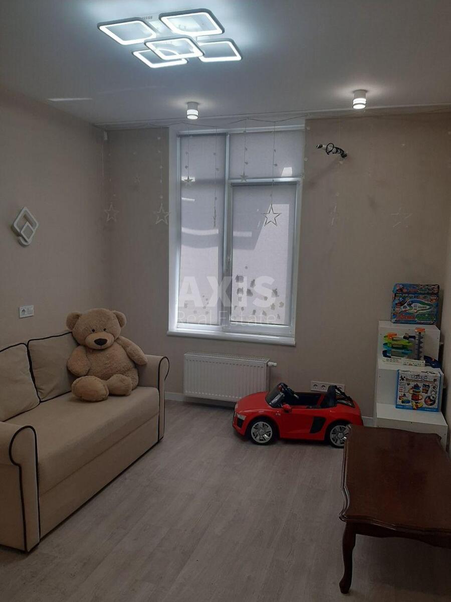 4k apartment vul. Sverstjuka Jevgena 43