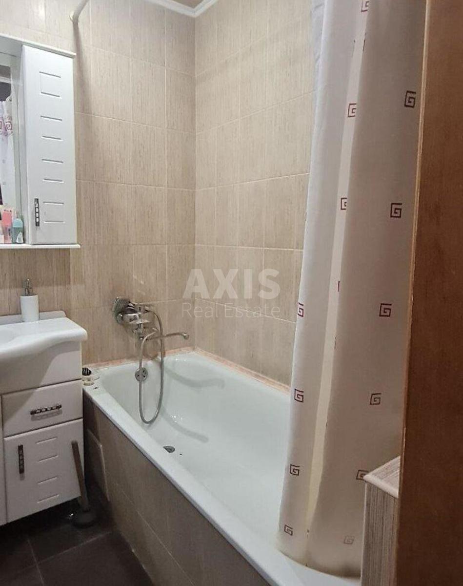 2к квартира ул. Драгоманова 12А10