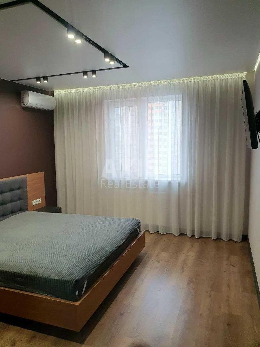 2k apartment vul. Sim'i' Kul'zhenkiv 335