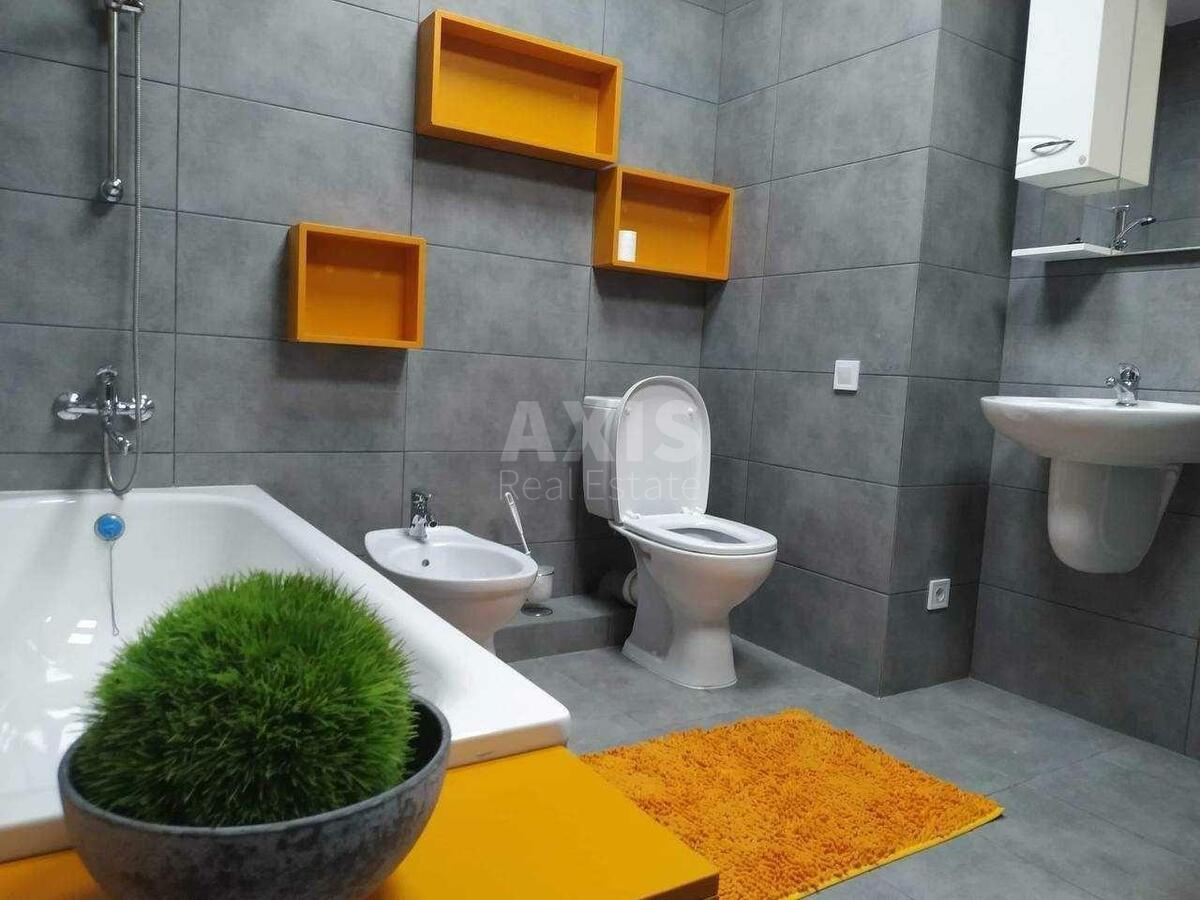 3k apartment vul. Parkovo-Syrec'ka 4Б7