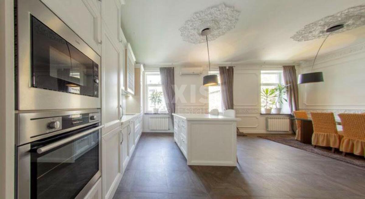 1k apartment vul. Bul'varno-Kudrjavs'ka 17