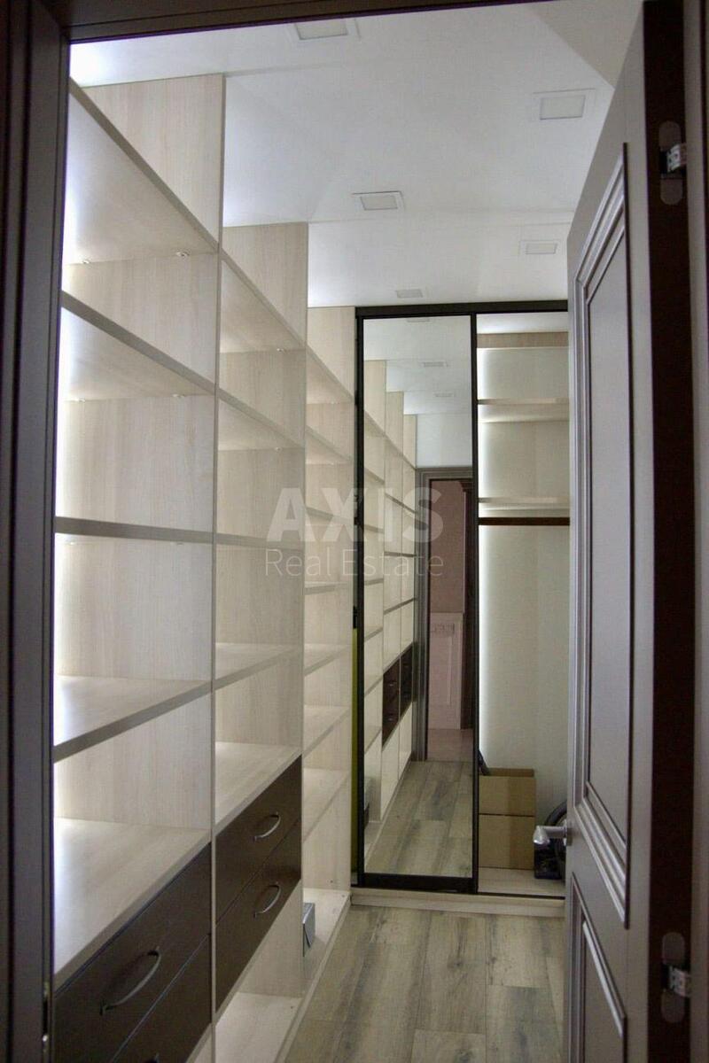 Office vul. Dmytrivs'ka 75, 115m29