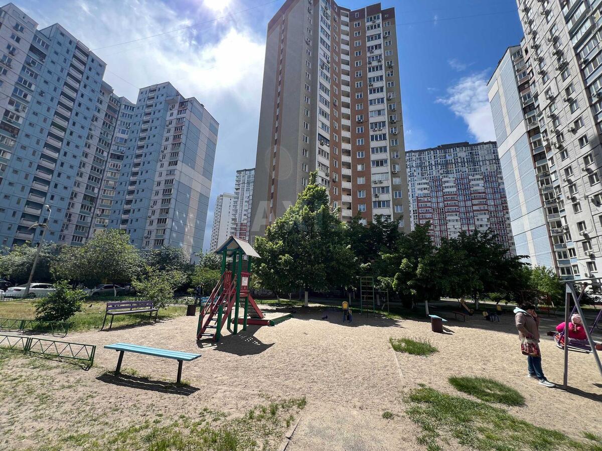 5к квартира ул. Драгоманова 118