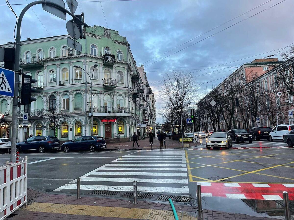 Office vul. Volodymyrs'ka 11, 29m26015710