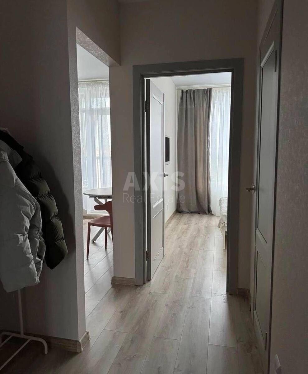 2k apartment vul. Myhajla Maksymovycha 243