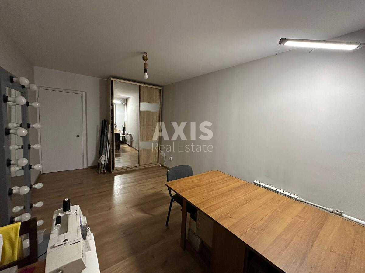 3k apartment vul. Jordans'ka 13