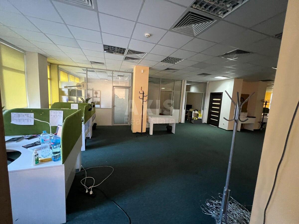 Office vul. Jevgena Konoval'cja 36Д, 470m2609518