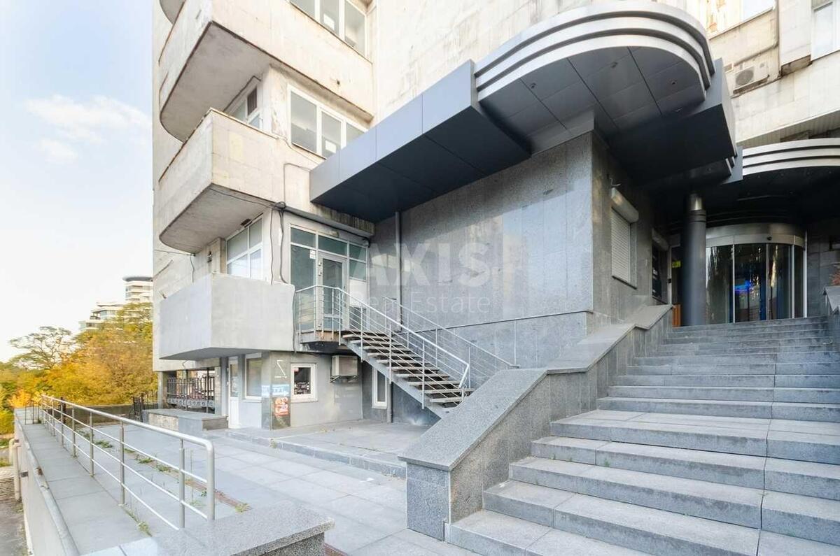 Trade object vul. Rustaveli Shota 22А, 530m2