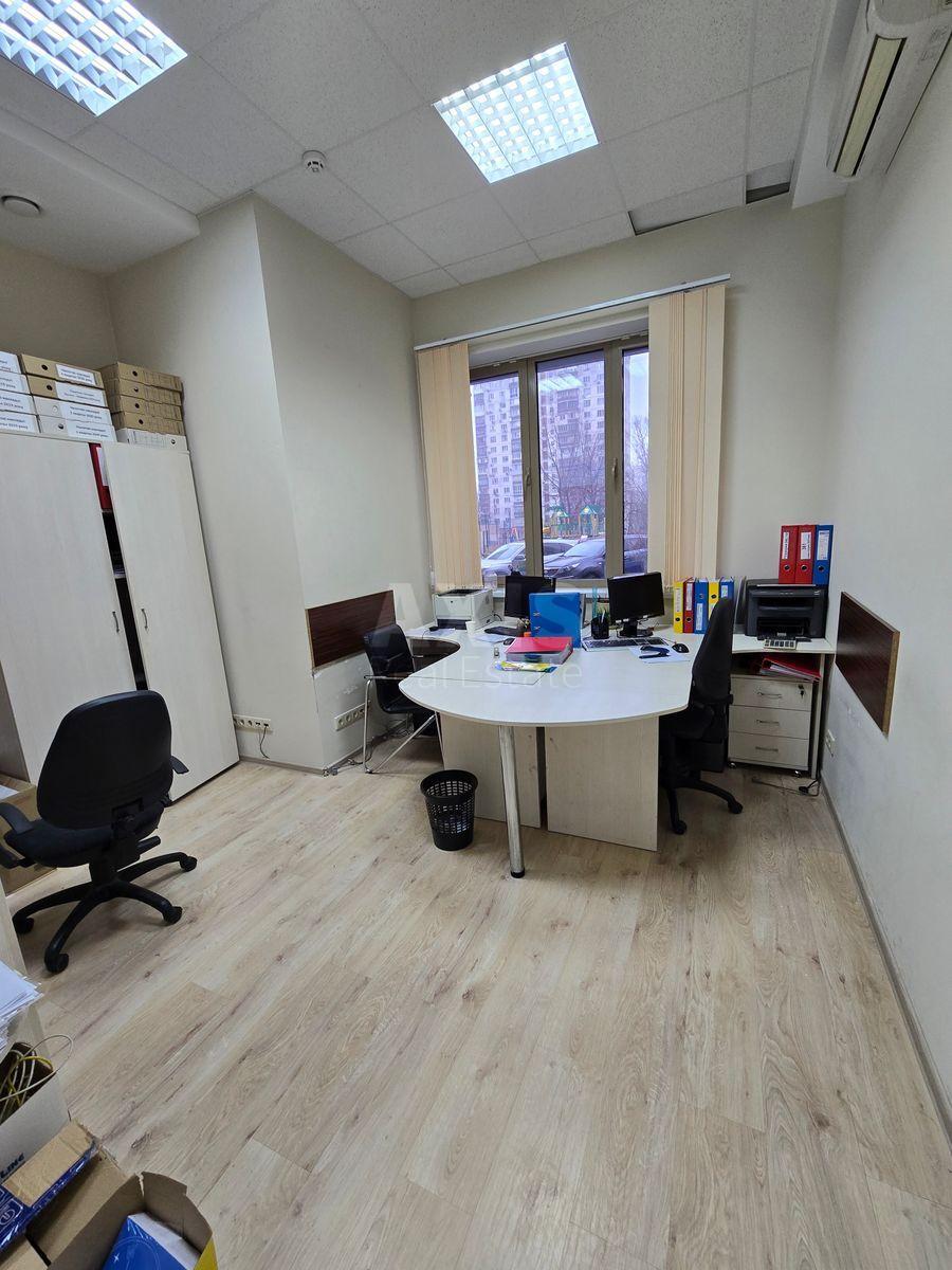 Office vul. Patriarha Mstyslava Skrypnyka 40, 129m20