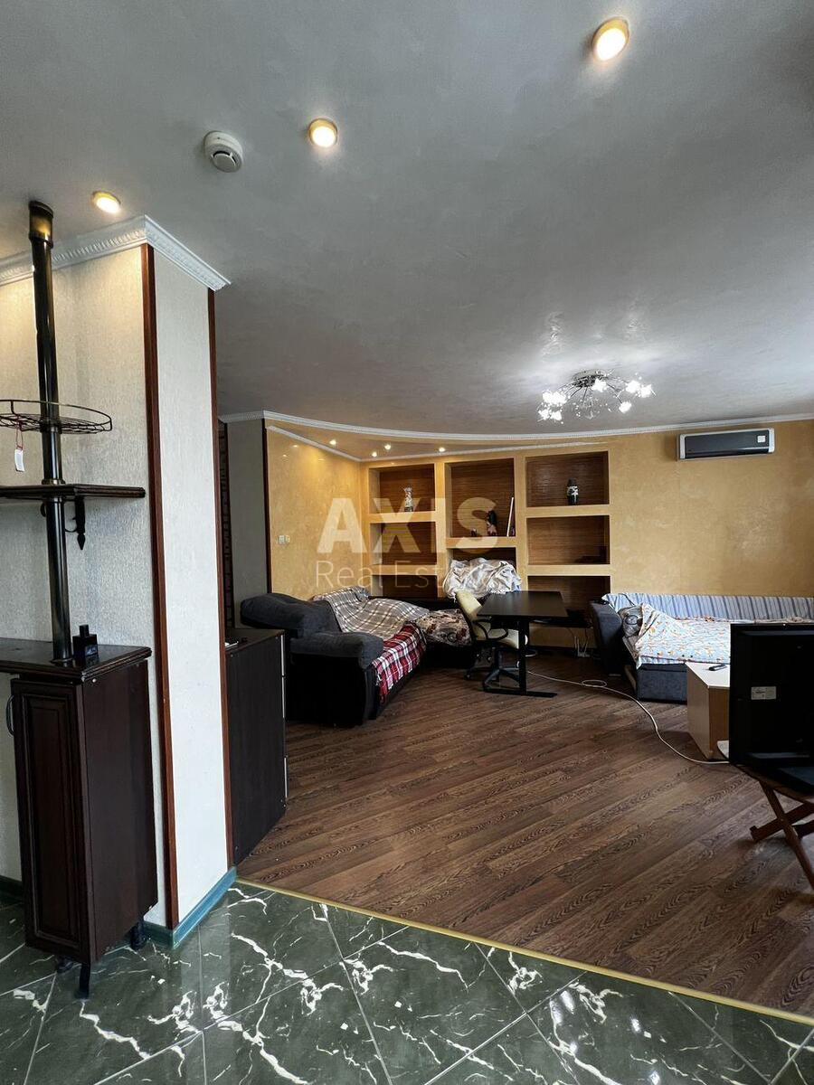 2k apartment vul. Sribnokil's'ka 1562119