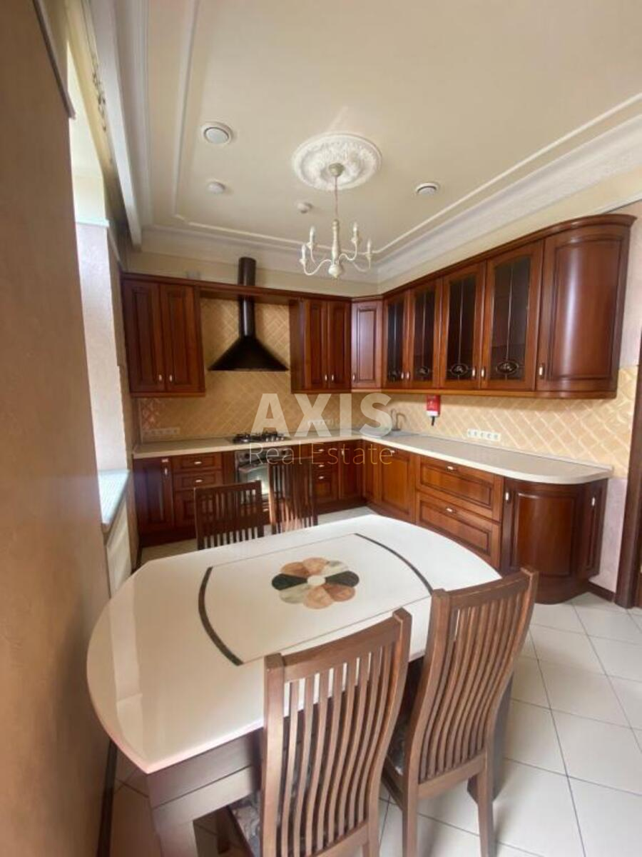 3k apartment uzviz Andrii'vs'kyj 1б