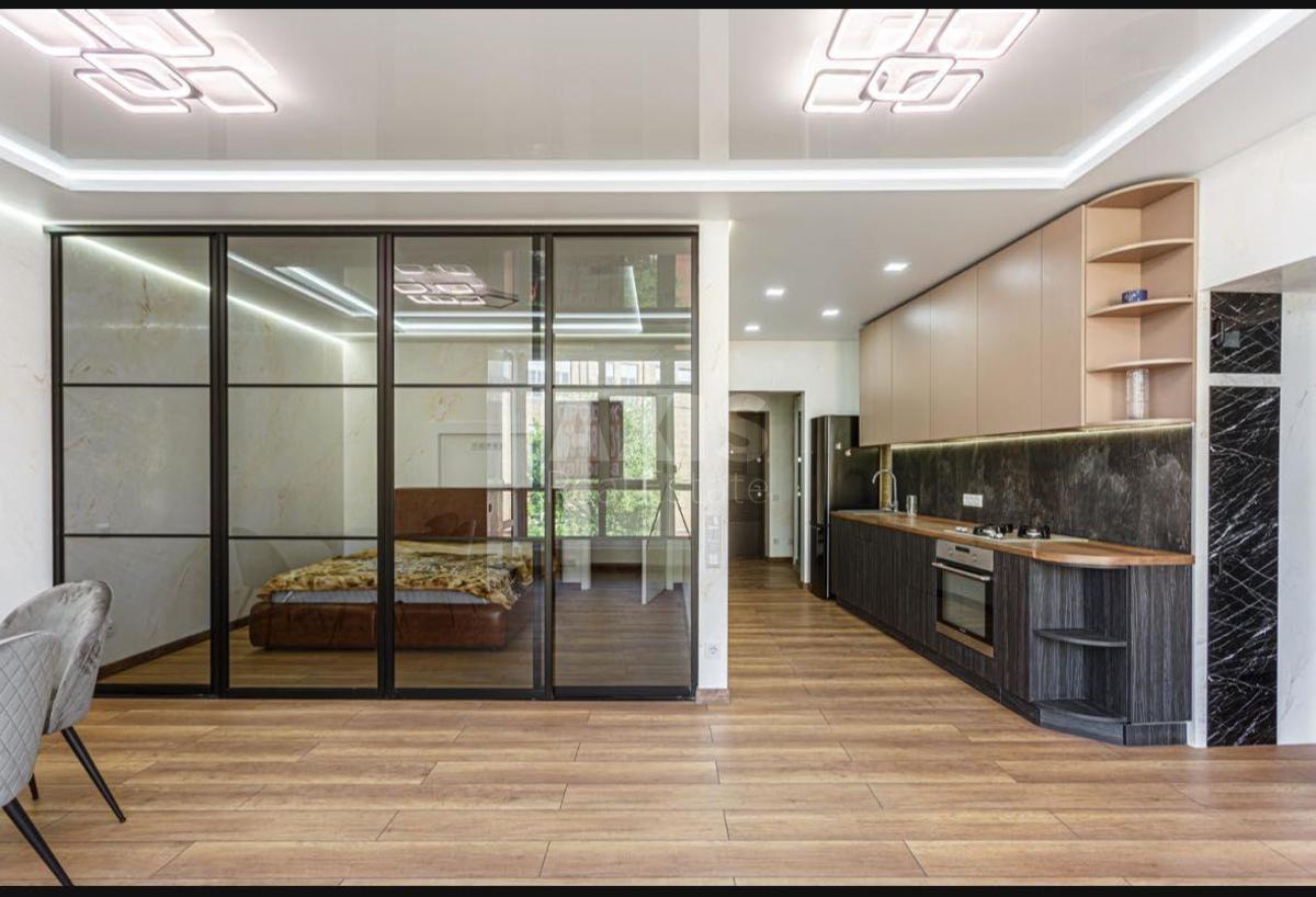 1k apartment vul. Glybochyc'ka 13
