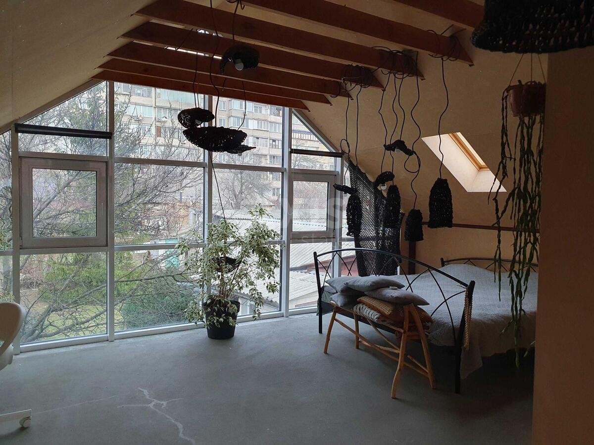 1k apartment vul. Lypkivs'kogo Vasylja Mytropolyta 37Б
