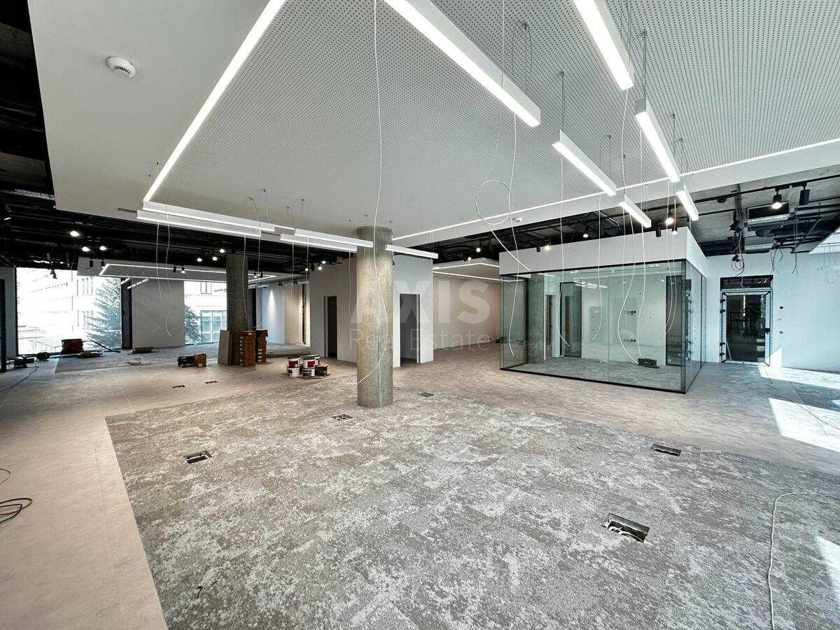 Office vul. Amurs'ka 6, 400m24