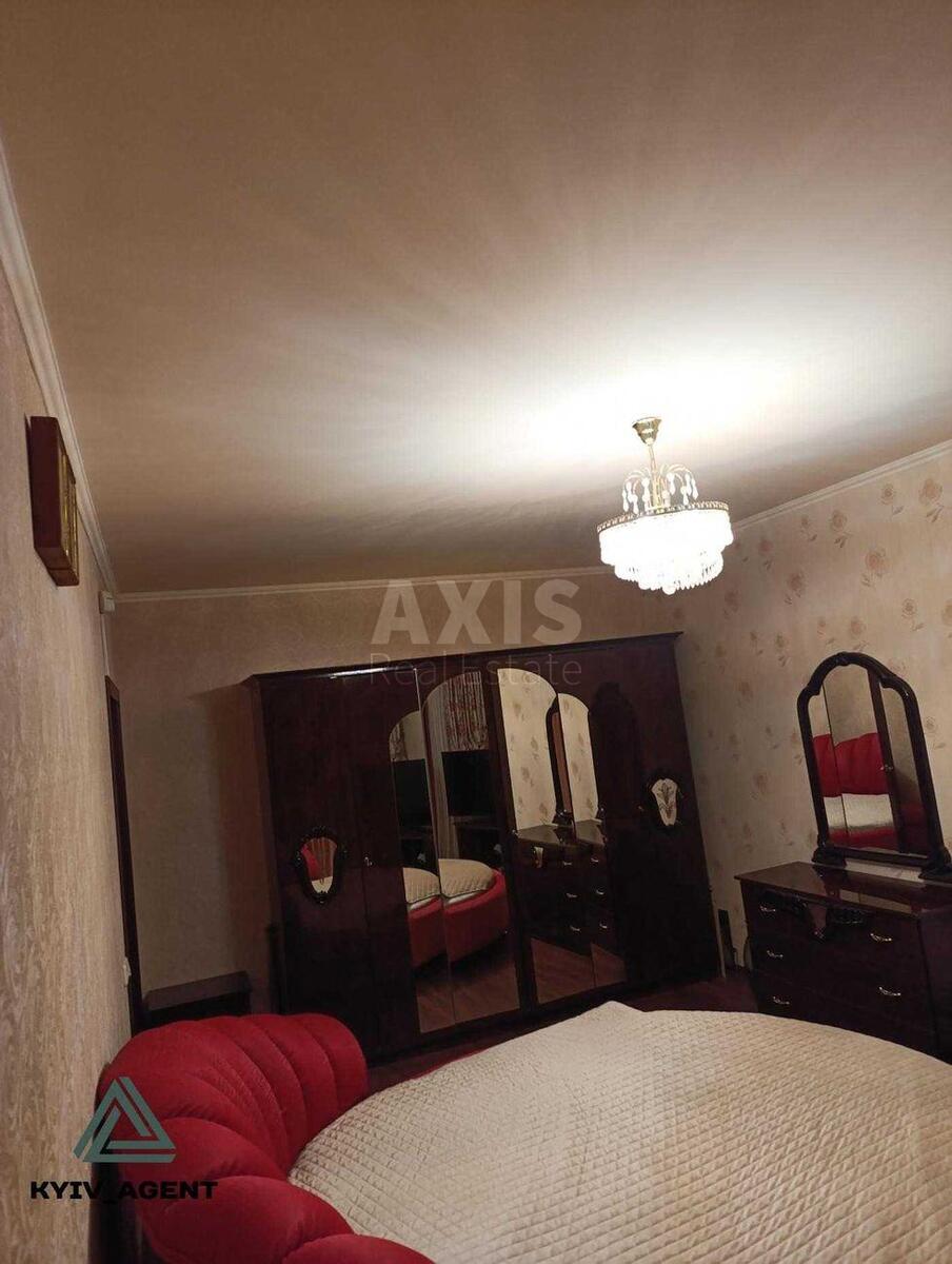 3к квартира ул. Ахматовой Анны 15627419