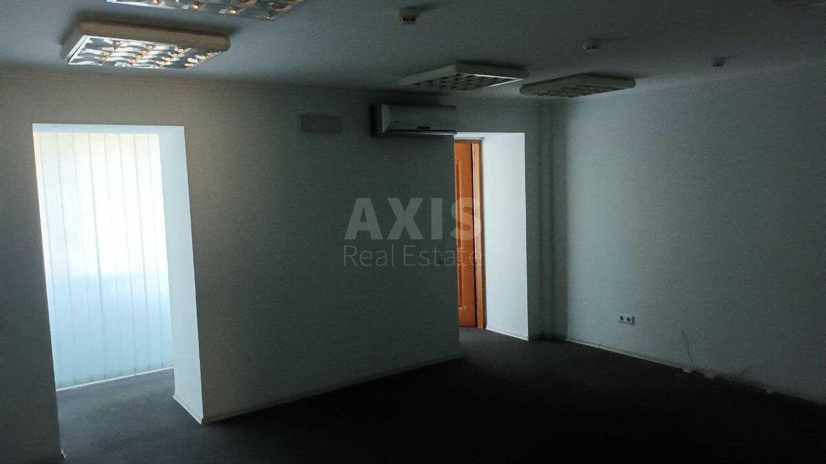 Trade object vul. Smiljans'ka 8, 70m2