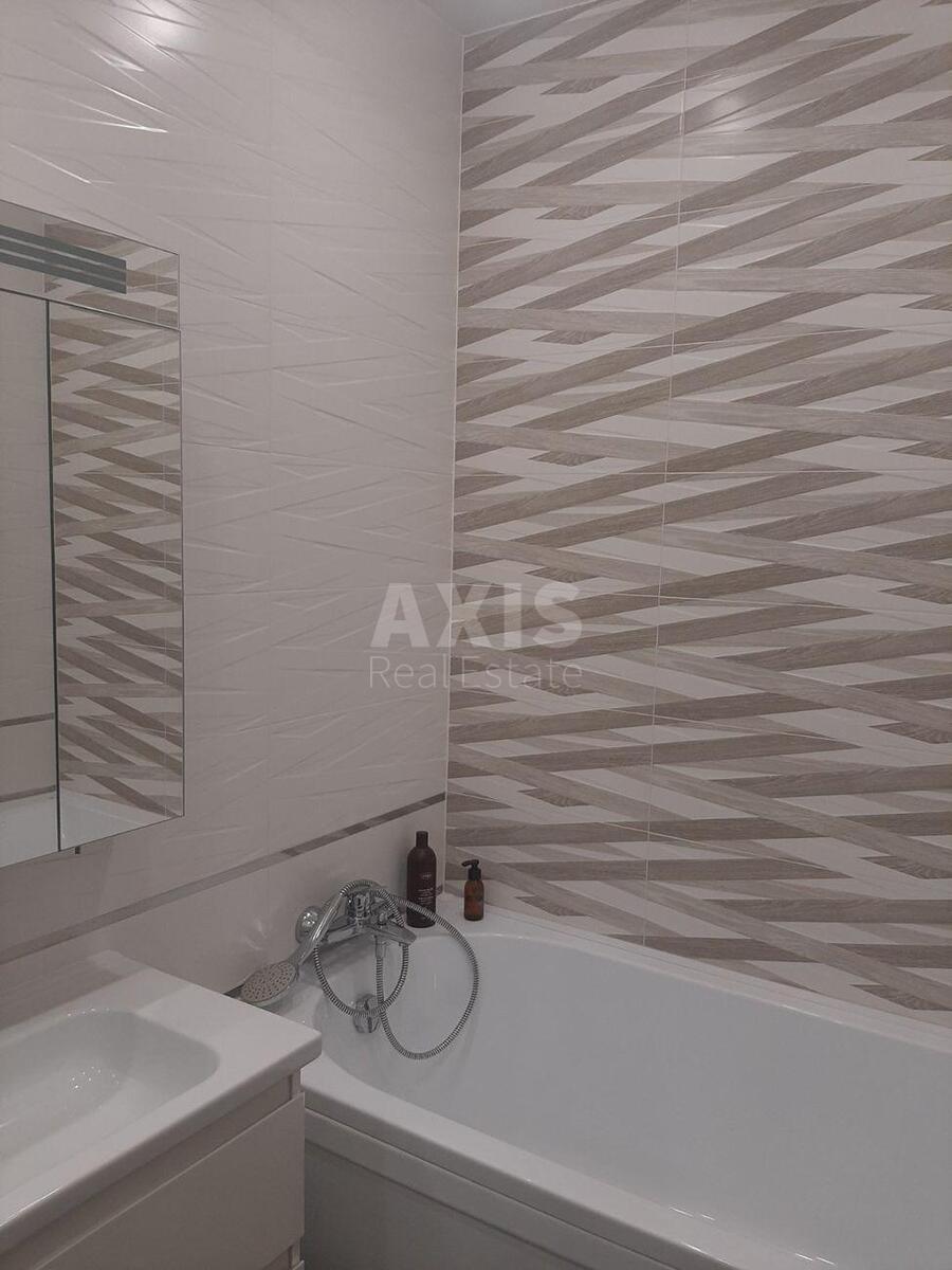 4k apartment vul. Sverstjuka Jevgena 44