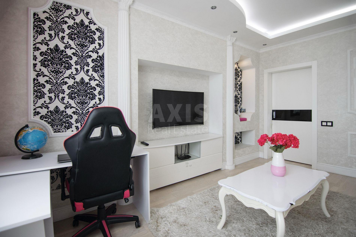 3k apartment vul. Saperno-Slobids'ka 241