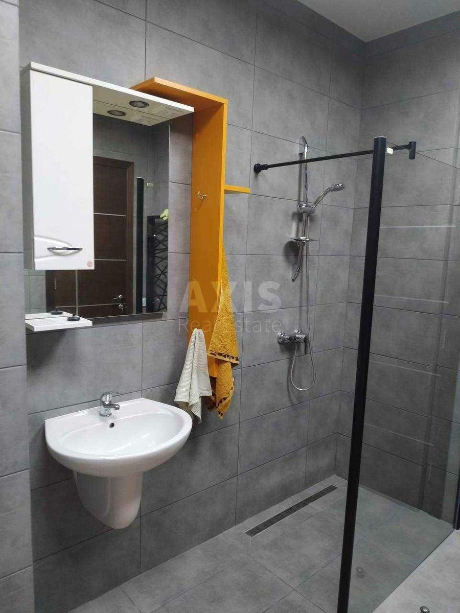 3k apartment vul. Parkovo-Syrec'ka 4Б8