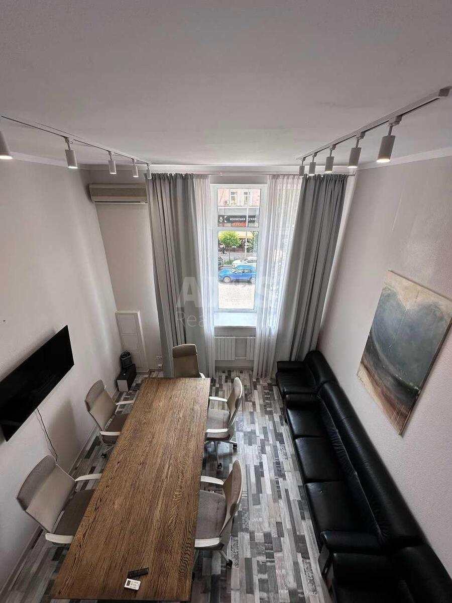 Office vul. Bul'varno-Kudrjavs'ka 29Е, 100m2