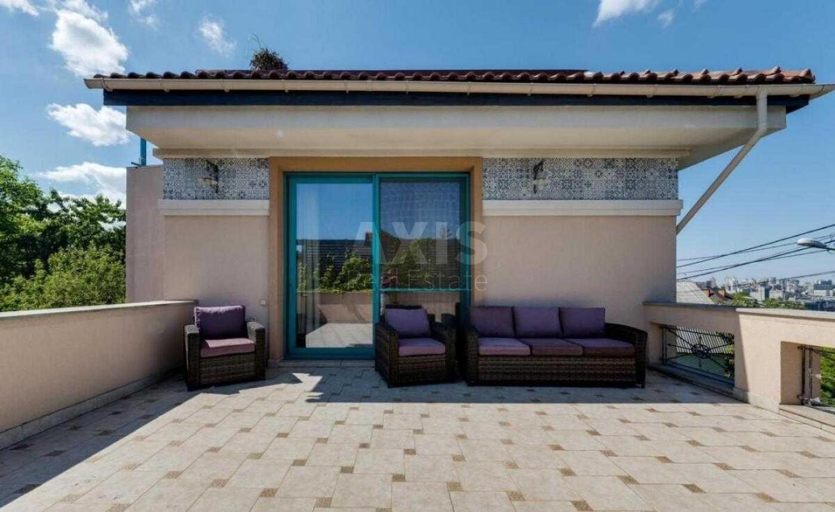 Дoм ул. Локомативная, 340м2, город Киев640228