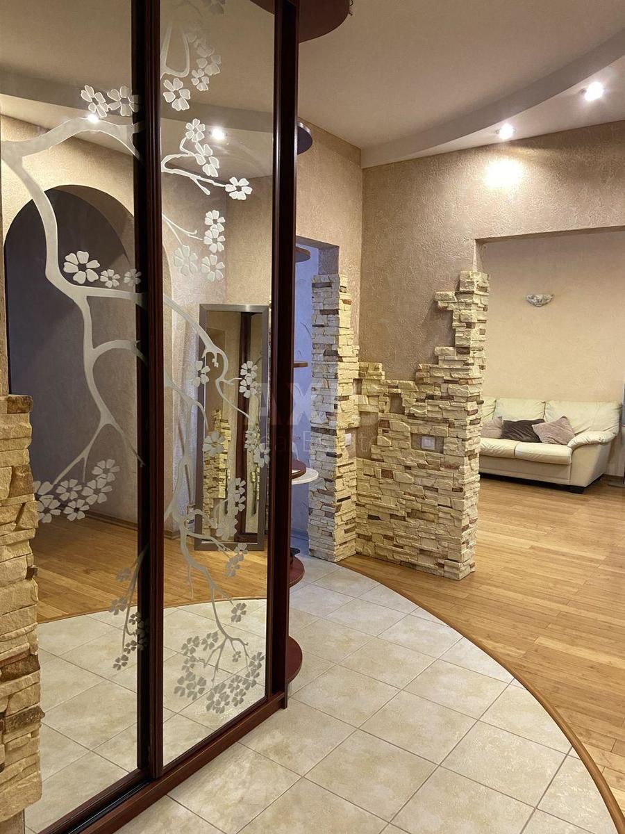3k apartment vul. Irchana Myroslava 108