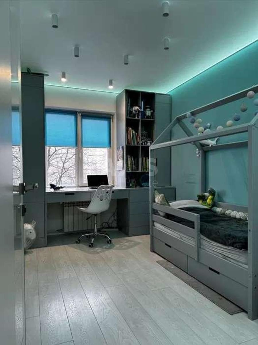 3k apartment vul. Ahmatovoi' Anny 436