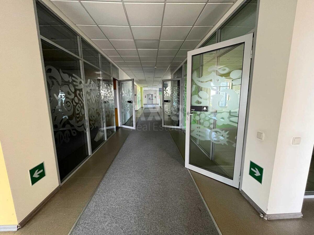 Office vul. Degtjarivs'ka 27Т, 685m2568503