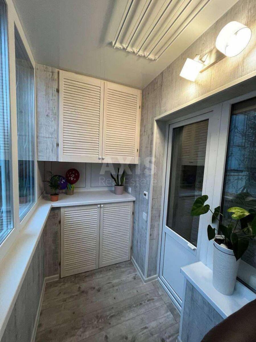 1k apartment vul. Symyrenka 20А5