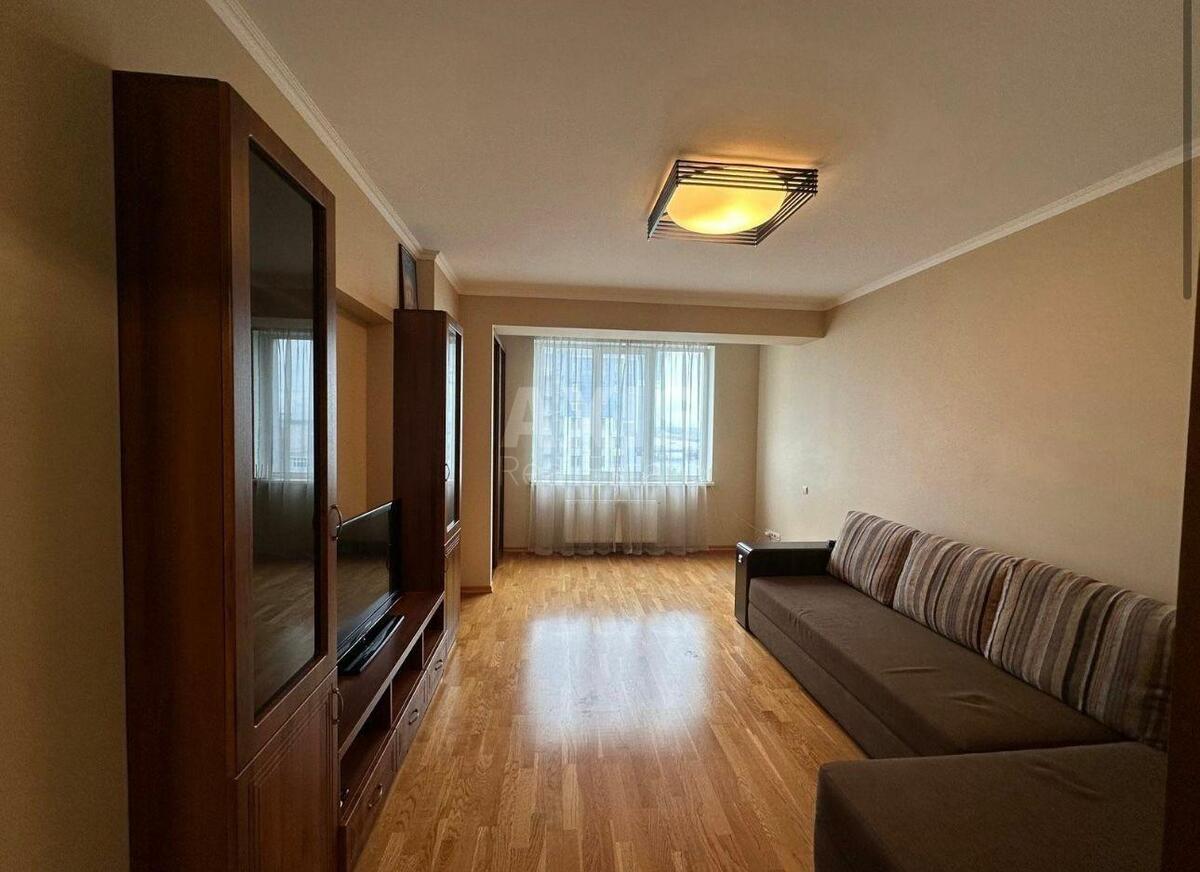 1k apartment nab. Dniprovs'ka 1А1