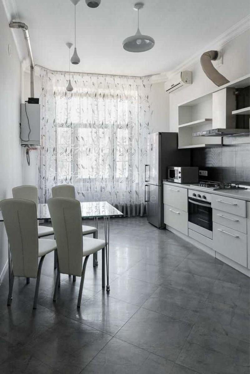 2k apartment vul. Vozdvyzhens'ka 482