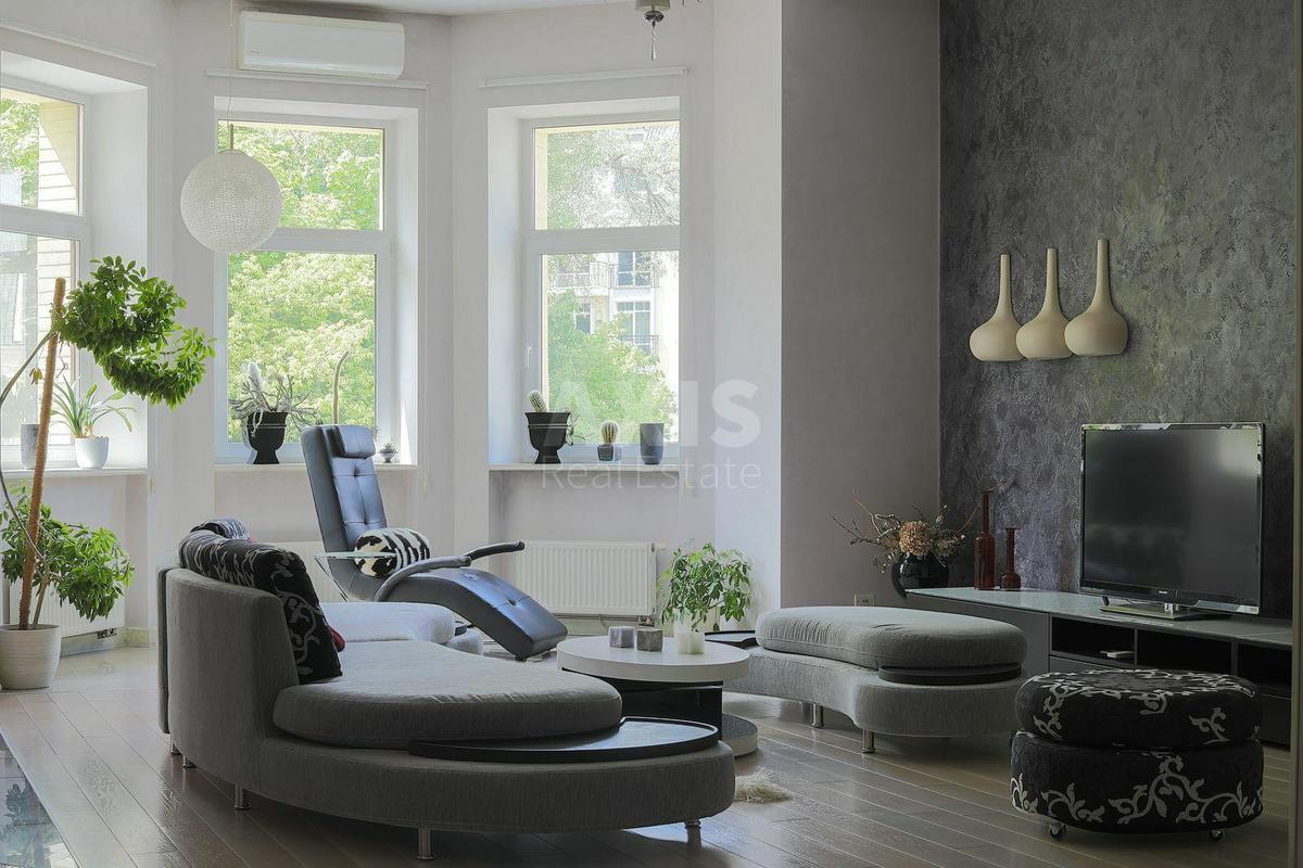 3k apartment vul. Vozdvyzhens'ka 401