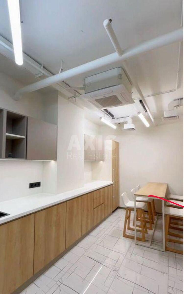 Office nab. Dniprovs'ka 11, 120m23