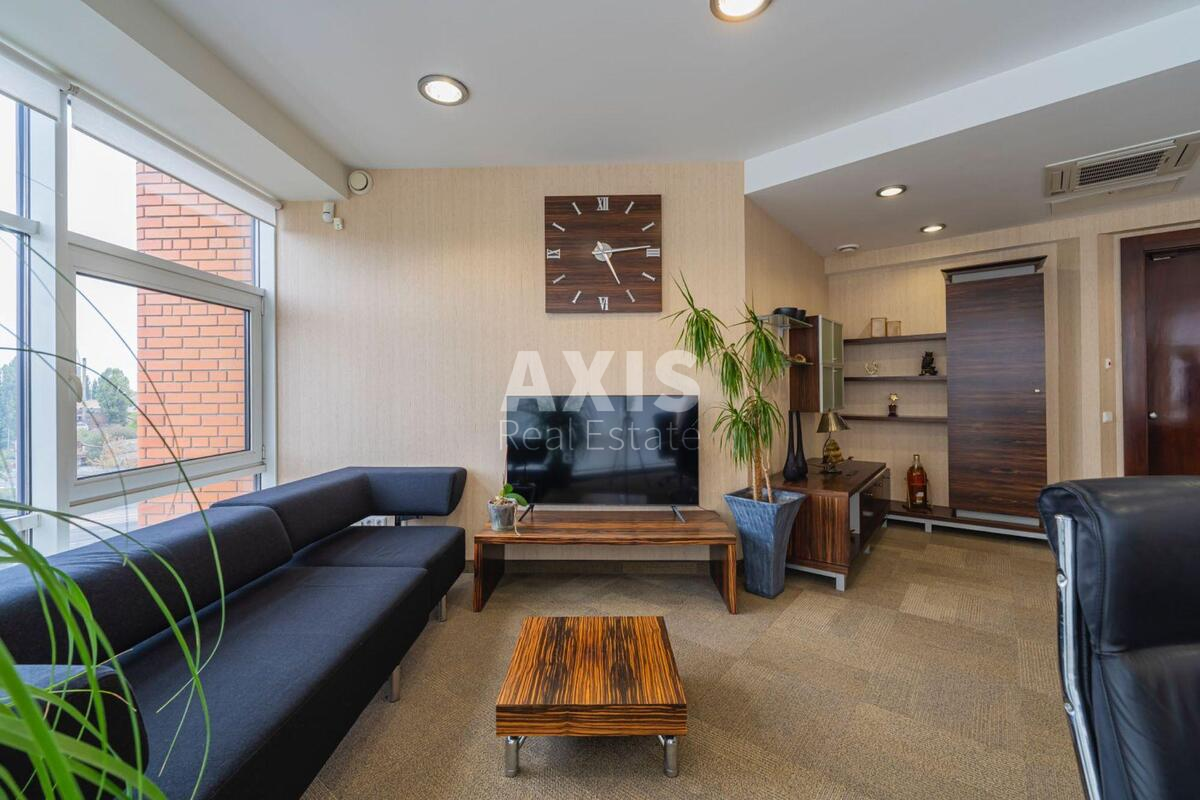 Office vul. Degtjarivs'ka 33Б, 677m20