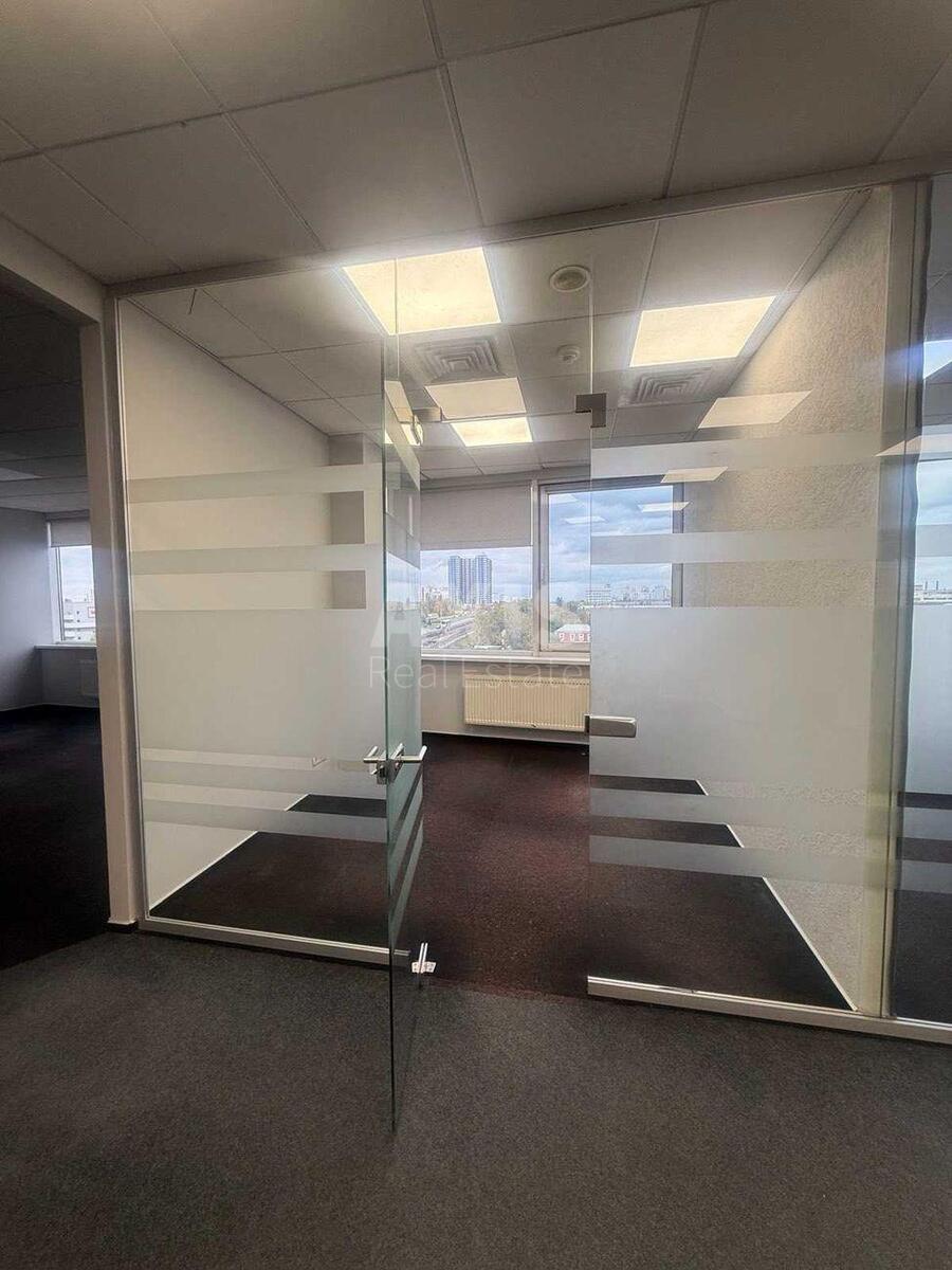 Office vul. Sverstjuka Jevgena 11Б, 72m2620011