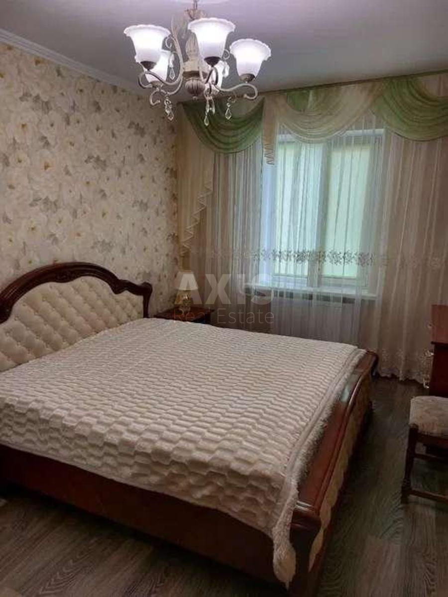3k apartment vul. Myloslavs'ka 302