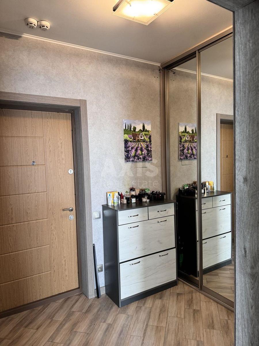 1k apartment vul. Bogatyrs'ka 6А5