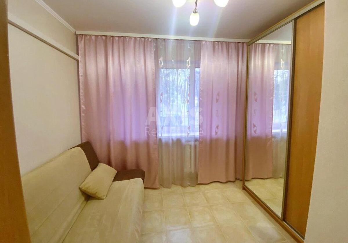 1k apartment vul. Strazheska Akademika 31