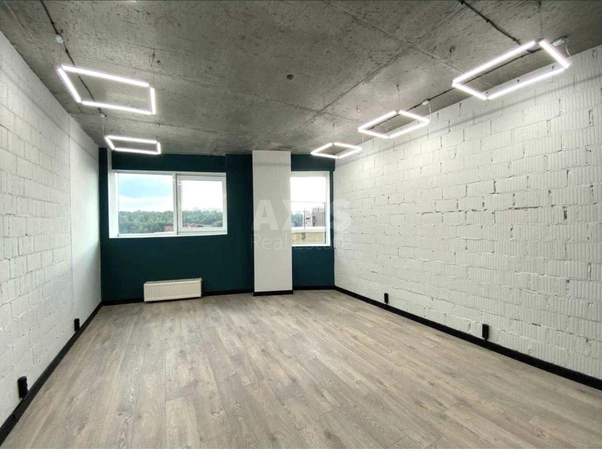 Office pl. Nezalezhnosti Majdan 15, 65m2