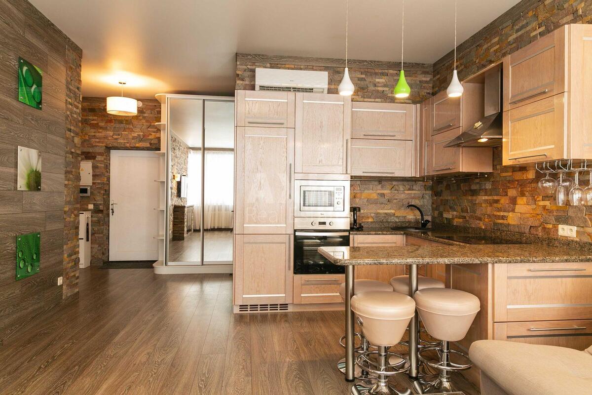 1k apartment nab. Dniprovs'ka 1458882