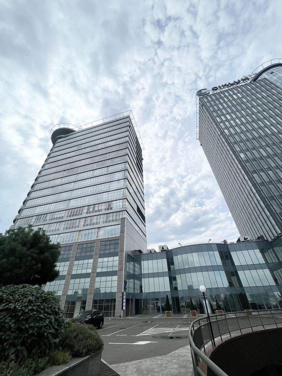 Office vul. Amosova Mykoly 12, 184m24