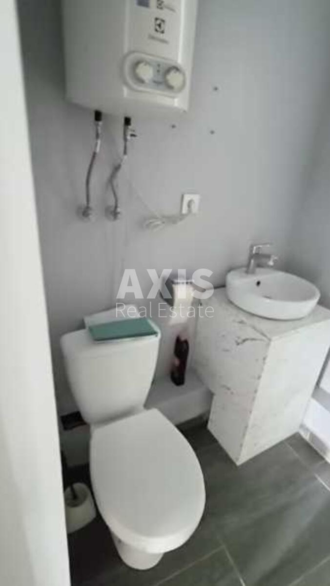 Trade object vul. Ahmatovoi' Anny 44А, 33m2620688