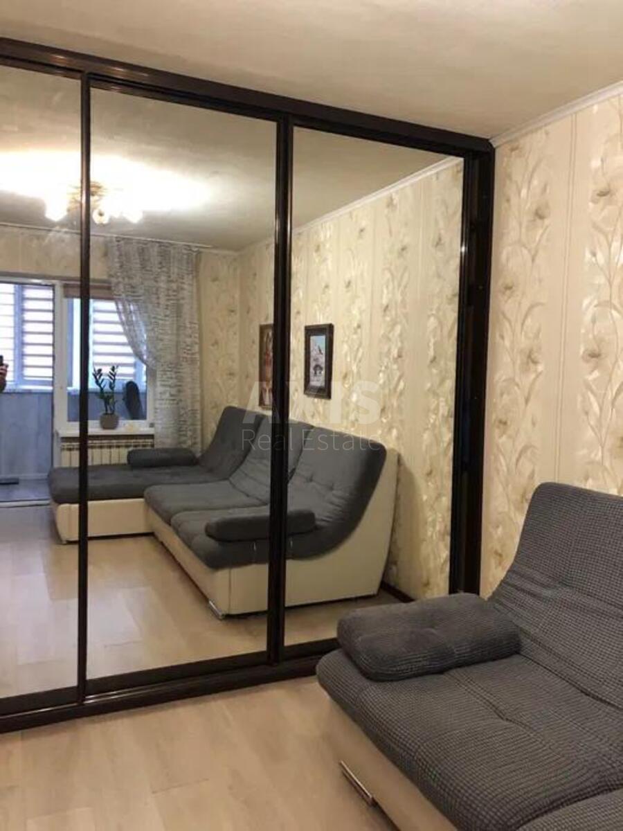1k apartment vul. Symyrenka 20А3