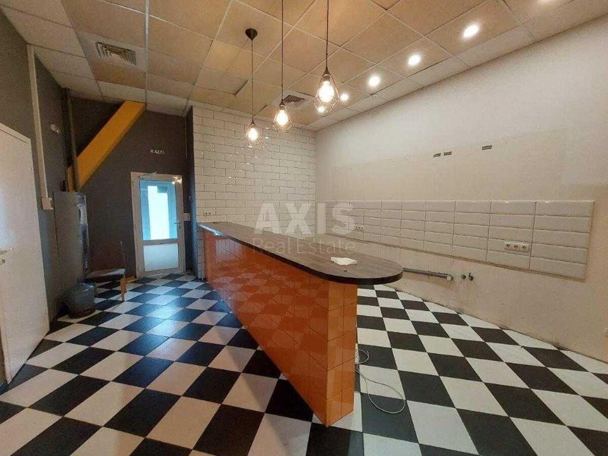 Office vul. Kyrylivs'ka 19, 580m210