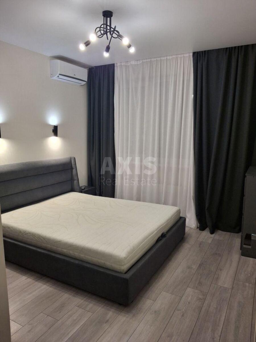 3k apartment vul. Grechka Marshala 100