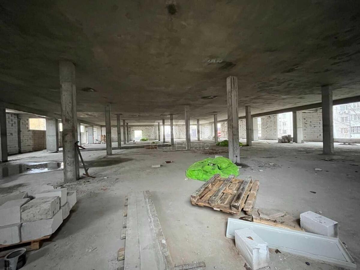 Trade object vul. Mezhygirs'ka 55/20, 1000m2613061